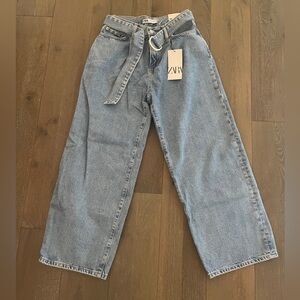 Zara high rise wide leg cropped belted blue jeans NWT US size 4